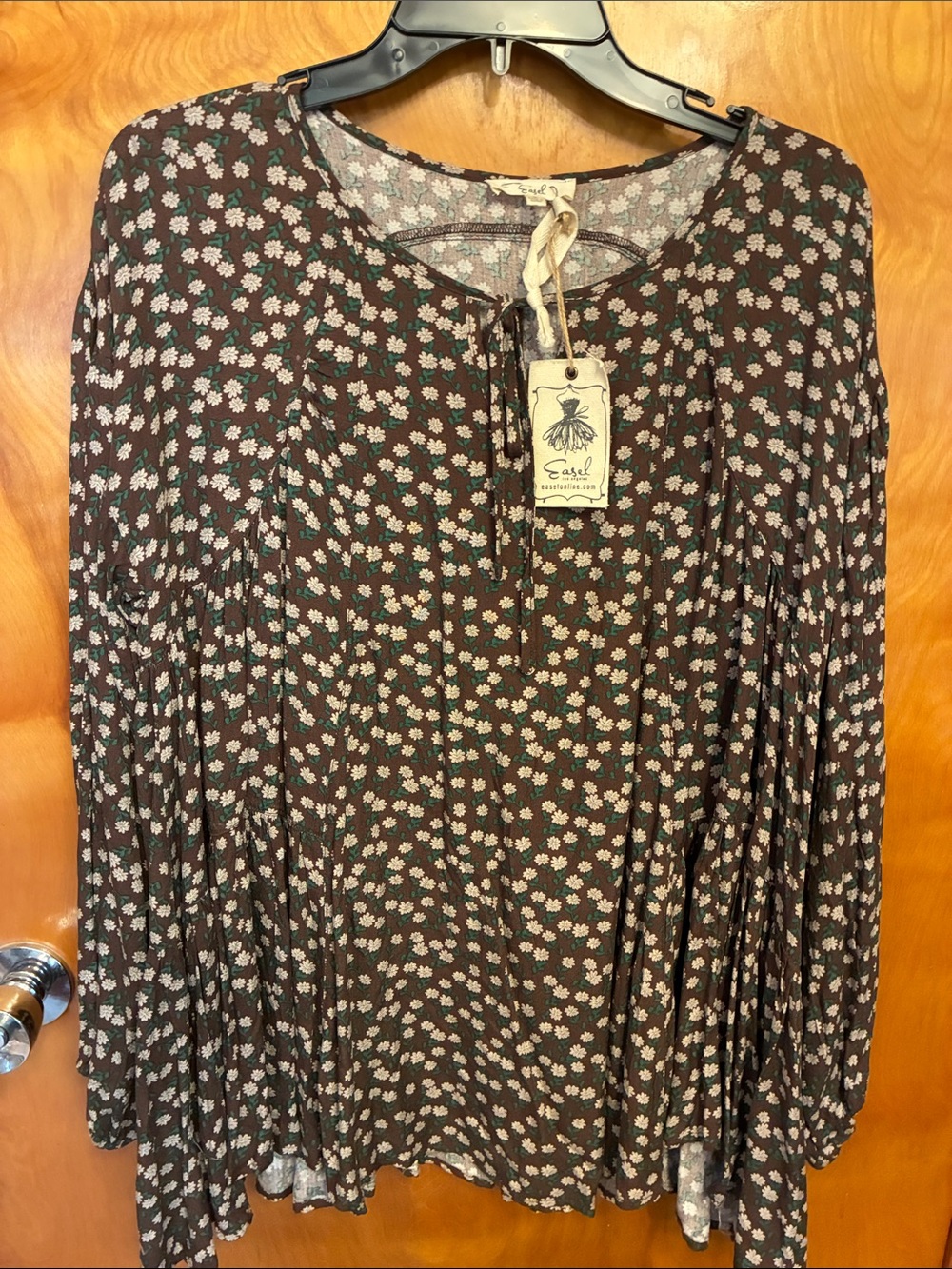 EASEL. Brown Long-Sleeve Floral Peasant Top with Cream Accents. Size S.  NWT